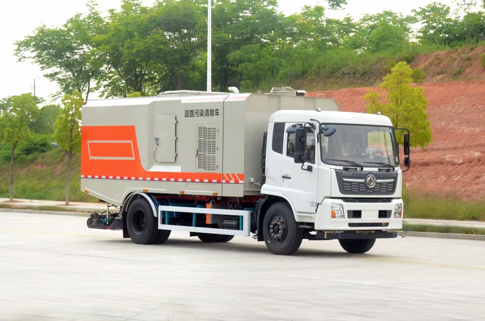 東風(fēng)天錦18T道路污染清除車 試車視頻