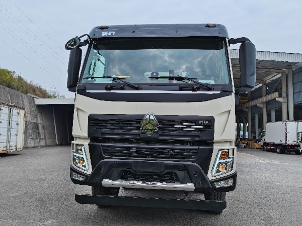中國重汽新能源EV純電動(dòng)鉤臂式垃圾車|華威馳樂牌SGZ5310ZXXWPBEV純電動(dòng)車廂可卸式垃圾車