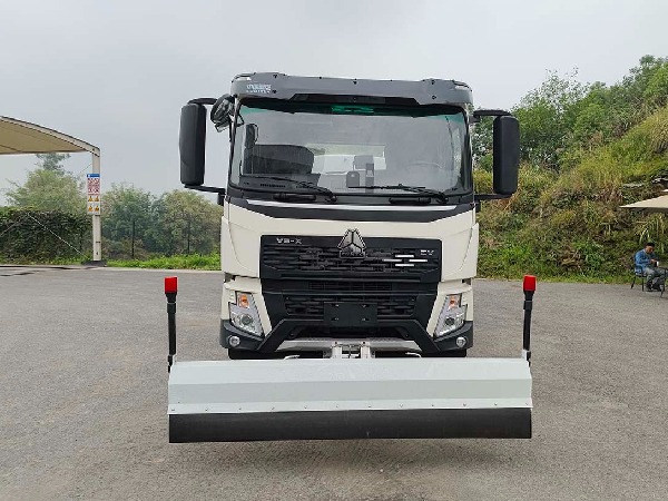 華威馳樂(lè)牌SGZ5180GQXWPBEV純電動(dòng)清洗車|中國(guó)重汽新能源EV純電動(dòng)清洗車|5180路面清洗車|高壓清洗車|路面沖洗車