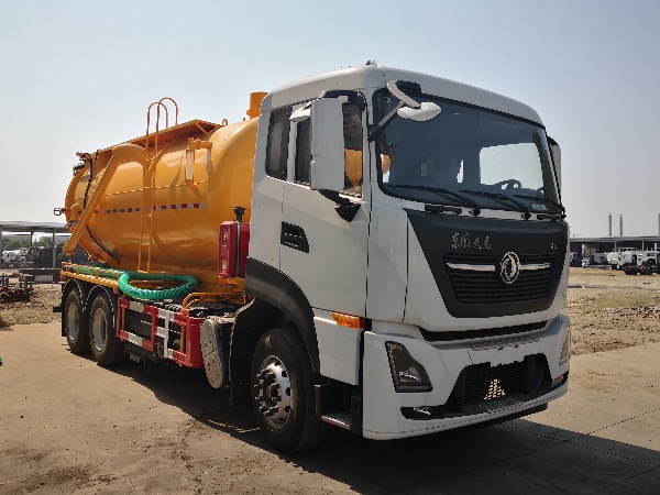 6x4東風天龍KL后八輪吸污車｜華威馳樂牌SGZ5250GXWDF6吸污車｜東風天龍16立方真空吸污車