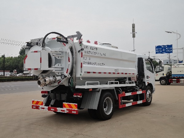 東風(fēng)多利卡清洗吸污車|華威馳樂牌SGZ5090GQWEQ6清洗吸污車|華威馳樂牌SGZ5140GQWEQ6清洗吸污車