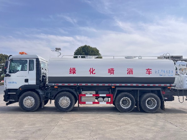 中國(guó)重汽汕德卡系列8x4綠化噴灑車|中國(guó)重汽湖北華威制造24立方灑水車|華威馳樂牌SGZ5311GPSZZ6C5型綠化噴灑車|霧炮車|抑塵車