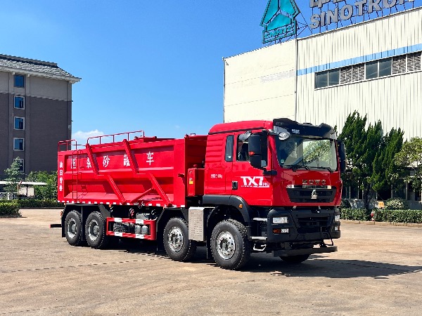 中國(guó)重汽HOWO豪沃重卡8X4壓裂砂罐車(chē)｜華威馳樂(lè)牌SGZ5310TSGZZ6TX型壓裂砂罐車(chē)