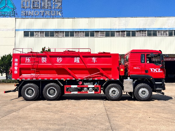 中國(guó)重汽HOWO豪沃重卡8X4壓裂砂罐車(chē)｜華威馳樂(lè)牌SGZ5310TSGZZ6TX型壓裂砂罐車(chē)