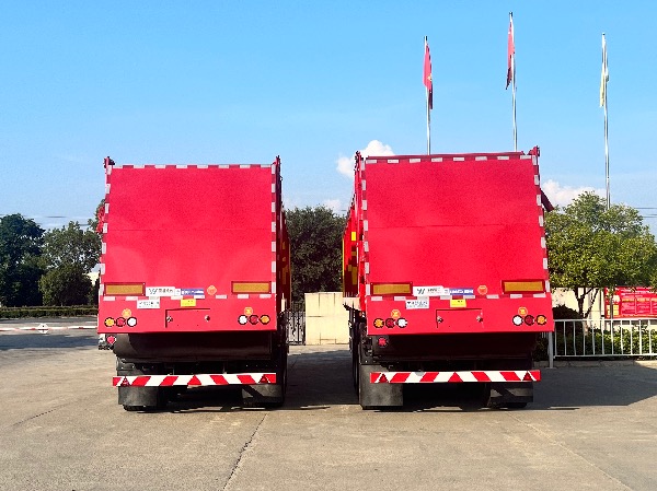 中國(guó)重汽湖北華威制造的履帶平推式自卸半掛車｜華威馳樂(lè)牌SGZ9404ZLJ垃圾轉(zhuǎn)運(yùn)半掛車｜智能履帶平推自卸式半掛車|礦粉運(yùn)輸半掛車|鋸泥運(yùn)輸半掛車|散煤運(yùn)輸半掛