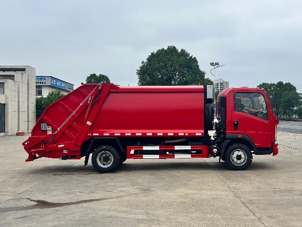 中國重汽HOWO豪沃8立方壓縮式垃圾車【海外版】｜后裝式壓縮垃圾車｜垃圾壓縮車｜垃圾收集壓縮轉(zhuǎn)運車｜垃圾轉(zhuǎn)運車