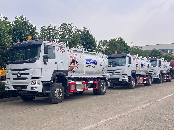 中國重汽HOWO豪沃12方真空吸污車【海外版】｜吸污車｜吸糞車｜污泥車｜清洗吸污車｜污泥罐車