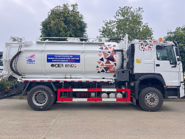 中國重汽HOWO豪沃12方真空吸污車【海外版】｜吸污車｜吸糞車｜污泥車｜清洗吸污車｜污泥罐車