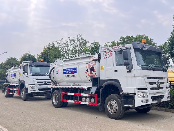 中國重汽HOWO豪沃12方真空吸污車【海外版】｜吸污車｜吸糞車｜污泥車｜清洗吸污車｜污泥罐車