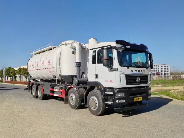 中國重汽汕德卡8x4吸引壓送車｜鋼廠吸排車｜真空吸污車+粉粒物料運(yùn)輸車